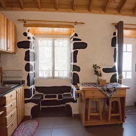 Stone Dreams - Namoradeira Tatil Evi